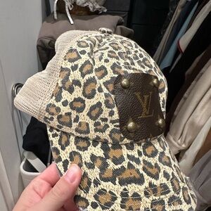 Louis Vuitton Leopard Print Mesh Trucker Hat - Brown/Beige